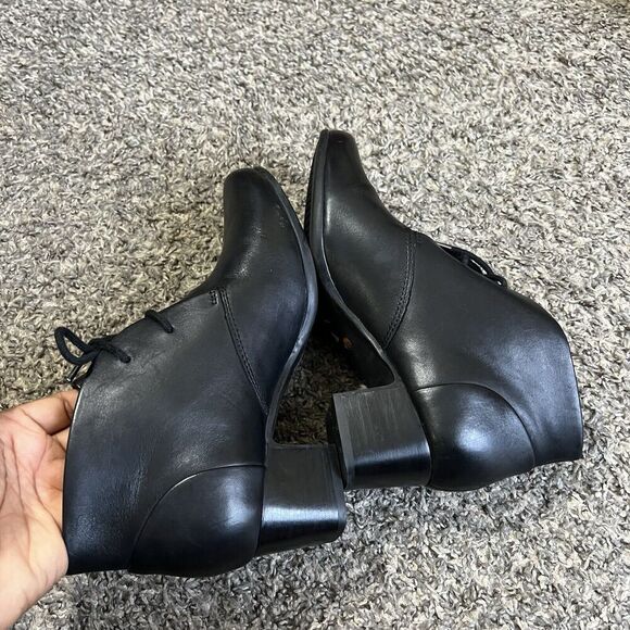 Clarks Damson Tie Black Leather Ankle Chukka Boots Size US 8 Block Heel Comfort - Picture 7 of 10